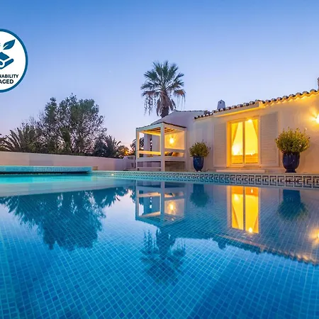 Charming With Private Heatable Pool Villa Portimao