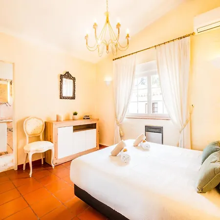Villa Charming With Private Heatable Pool Portimao