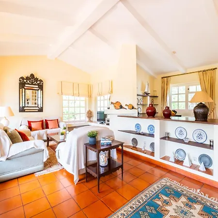 Charming With Private Heatable Pool * Portimao