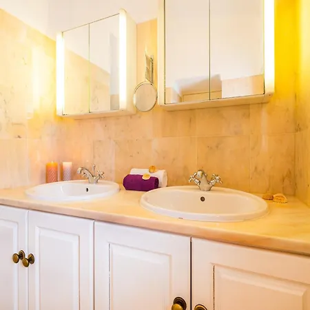 Villa Charming With Private Heatable Pool