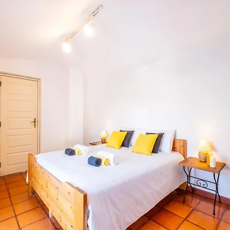 Charming With Private Heatable Pool * Portimao