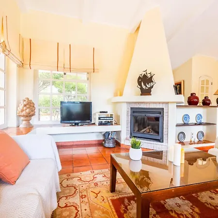 Charming With Private Heatable Pool * Portimao