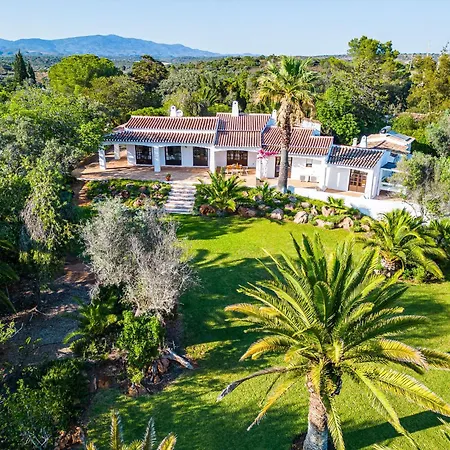 Villa In Portimao Near Alvor Beach *